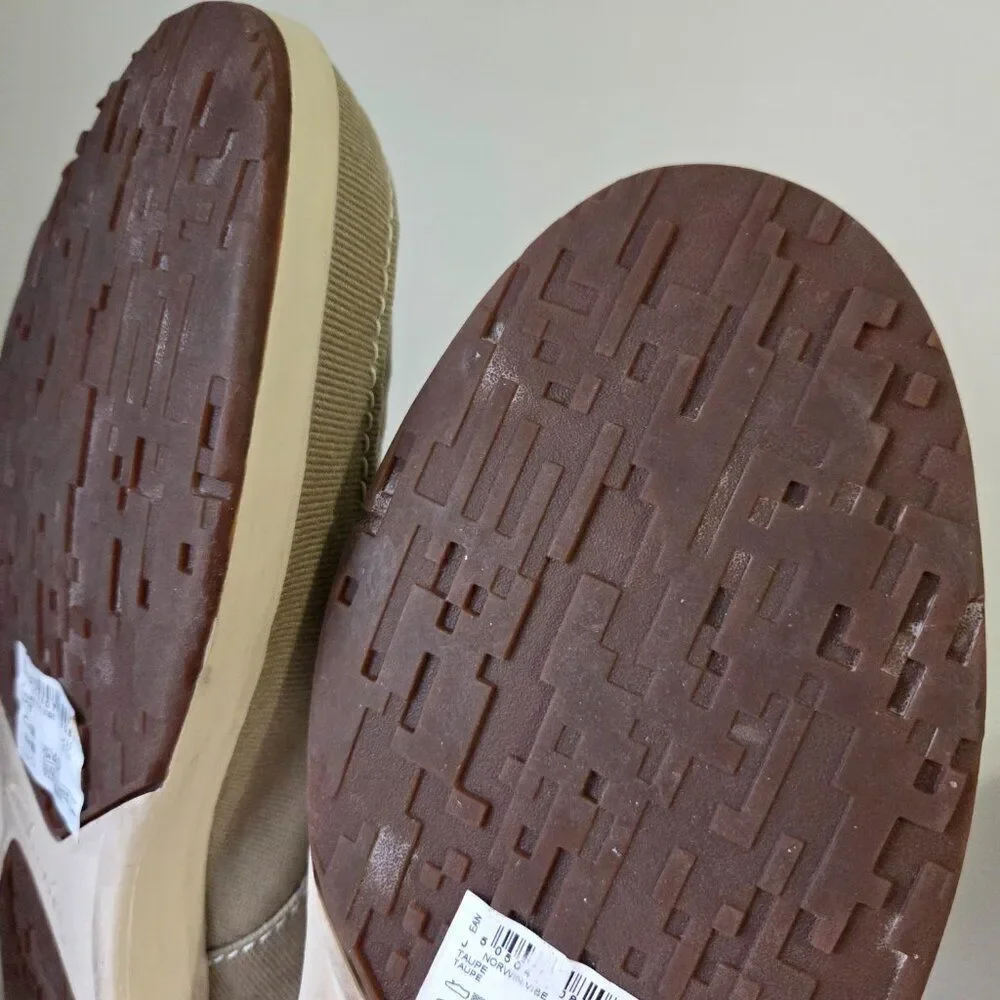 LIKE NEW CLARKS MENS BOAT SHOES CANVAS UPPER LEATHER MIX SIZE 10 MENS